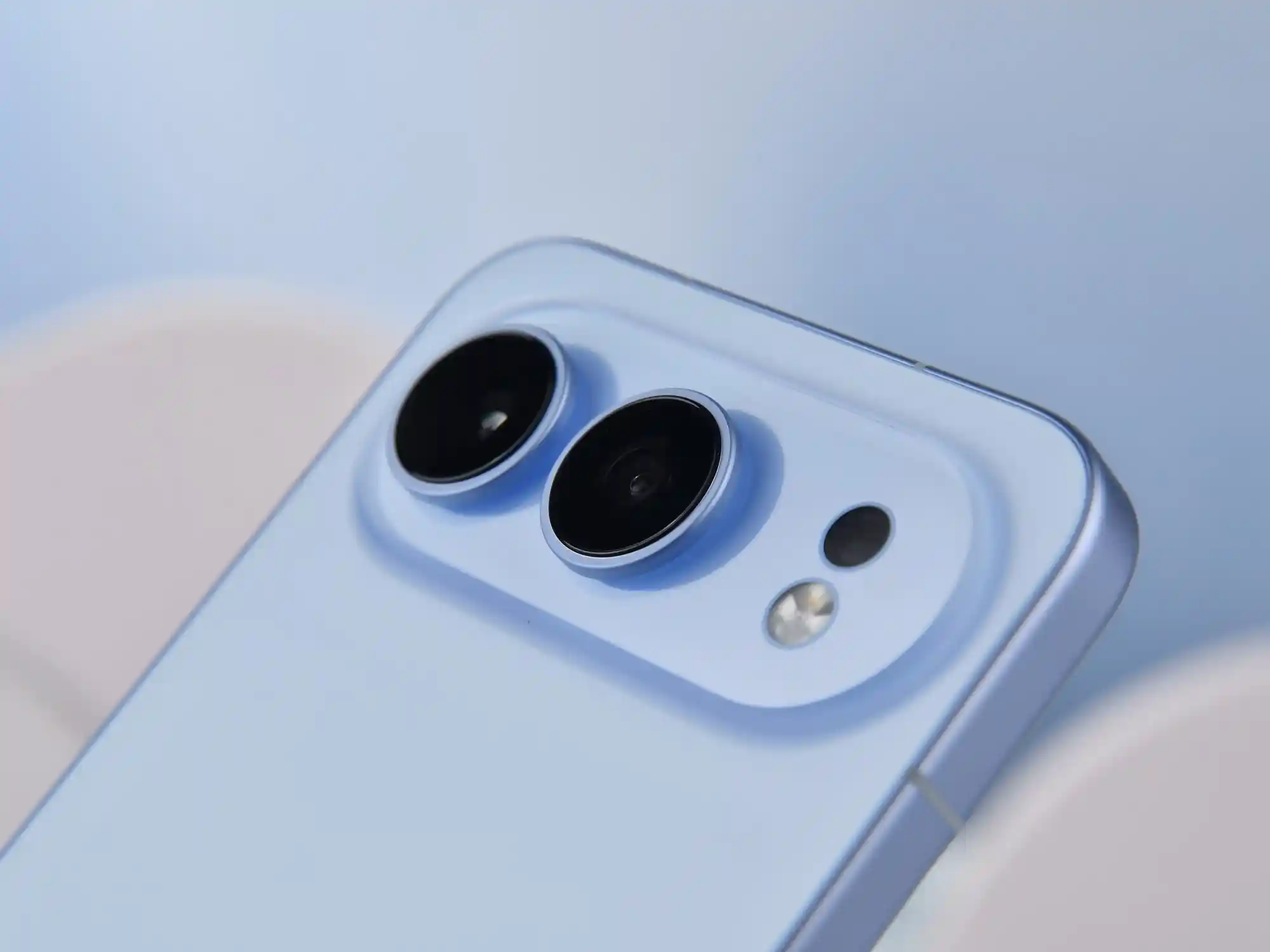 荣耀500元档王者手机，2000元内谁更值得买？