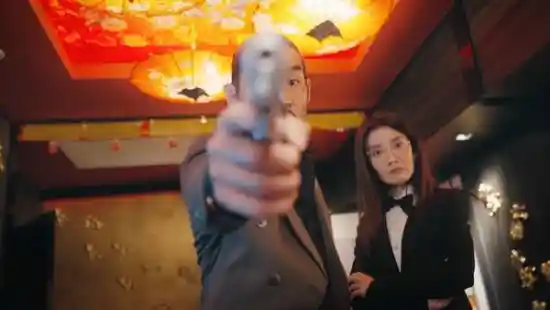 《东京街头上演黑帮恋曲，《天命重启》影游引爆新热潮》