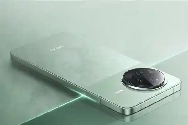 Redmi K90潜望长焦震撼登场，iPhone 15低价抢购引爆市场！