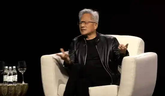 黄仁勋单季蒸发30亿美元！AI教父罕见滑出全球富豪榜TOP10