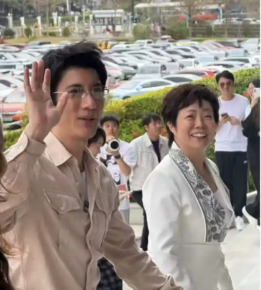 王力宏现身比亚迪技术发布会，第二代刀片电池震撼登场